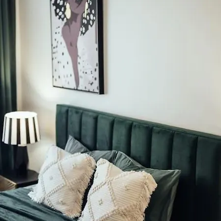 Westcoast Beachside Design Apartment *