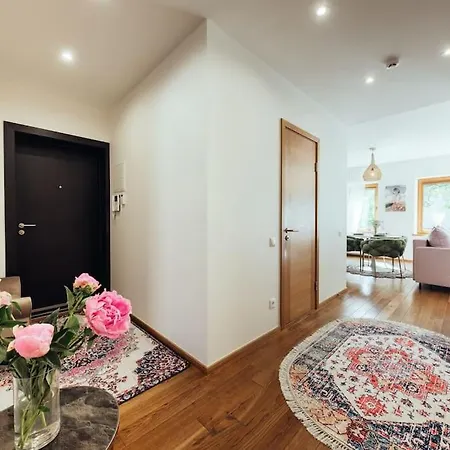 Westcoast Beachside Design Apartment